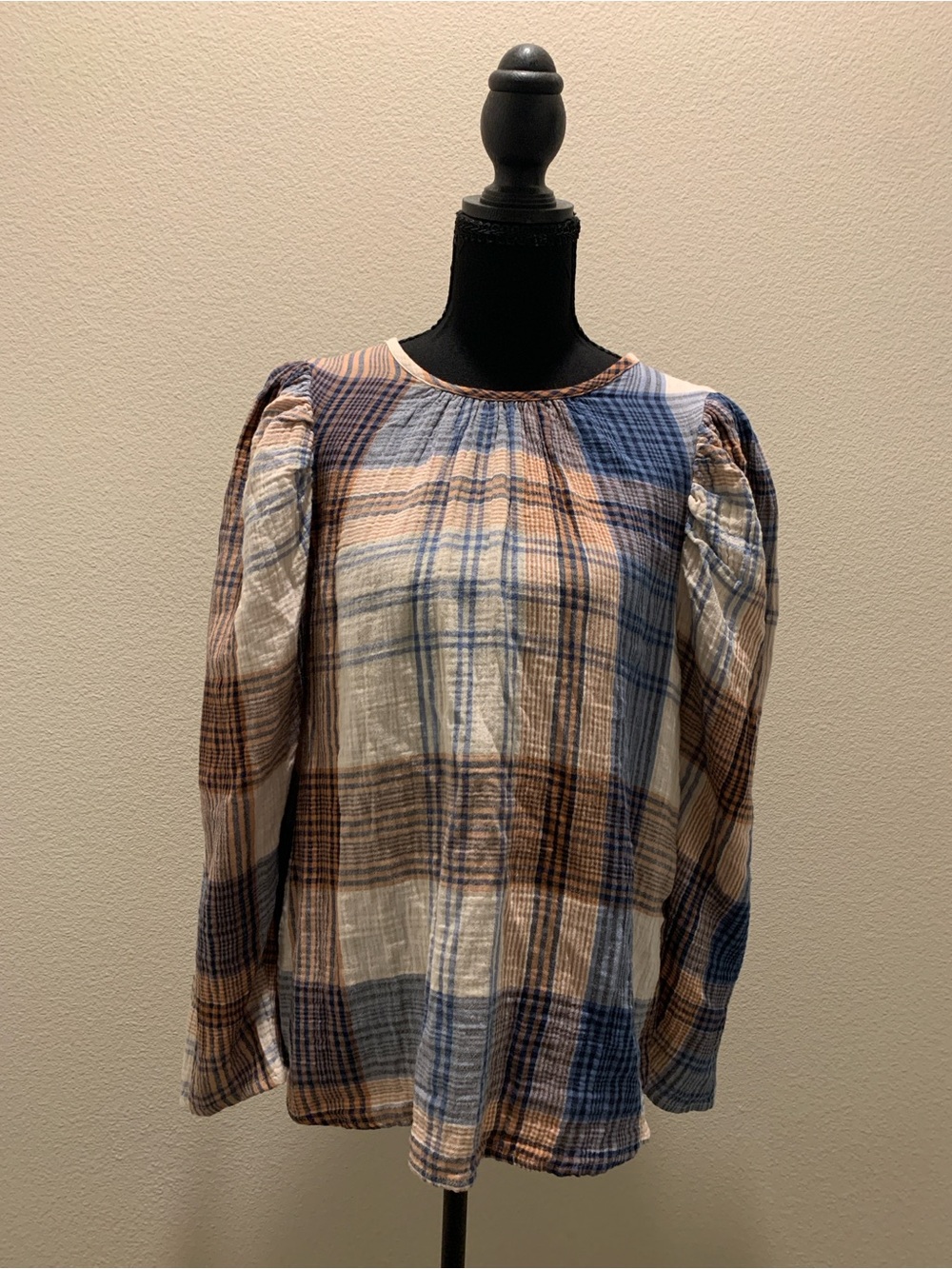 Universal Thread 100% Cotton Plaid Peasant Blouse in Blue & Brown (Size M)